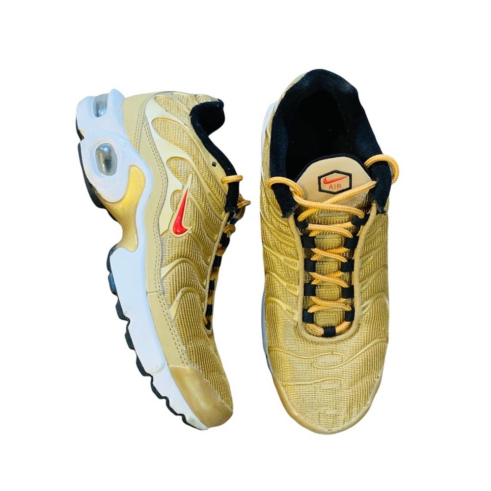 NIKE Air Max Plus QS Metallic Gold Sneakers